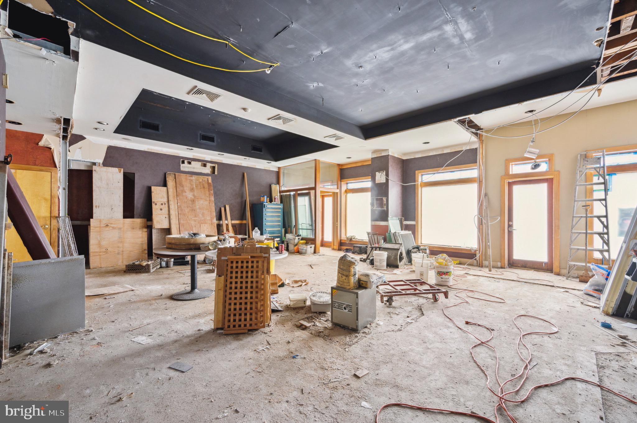 MANAYUNK - Commercial Sale