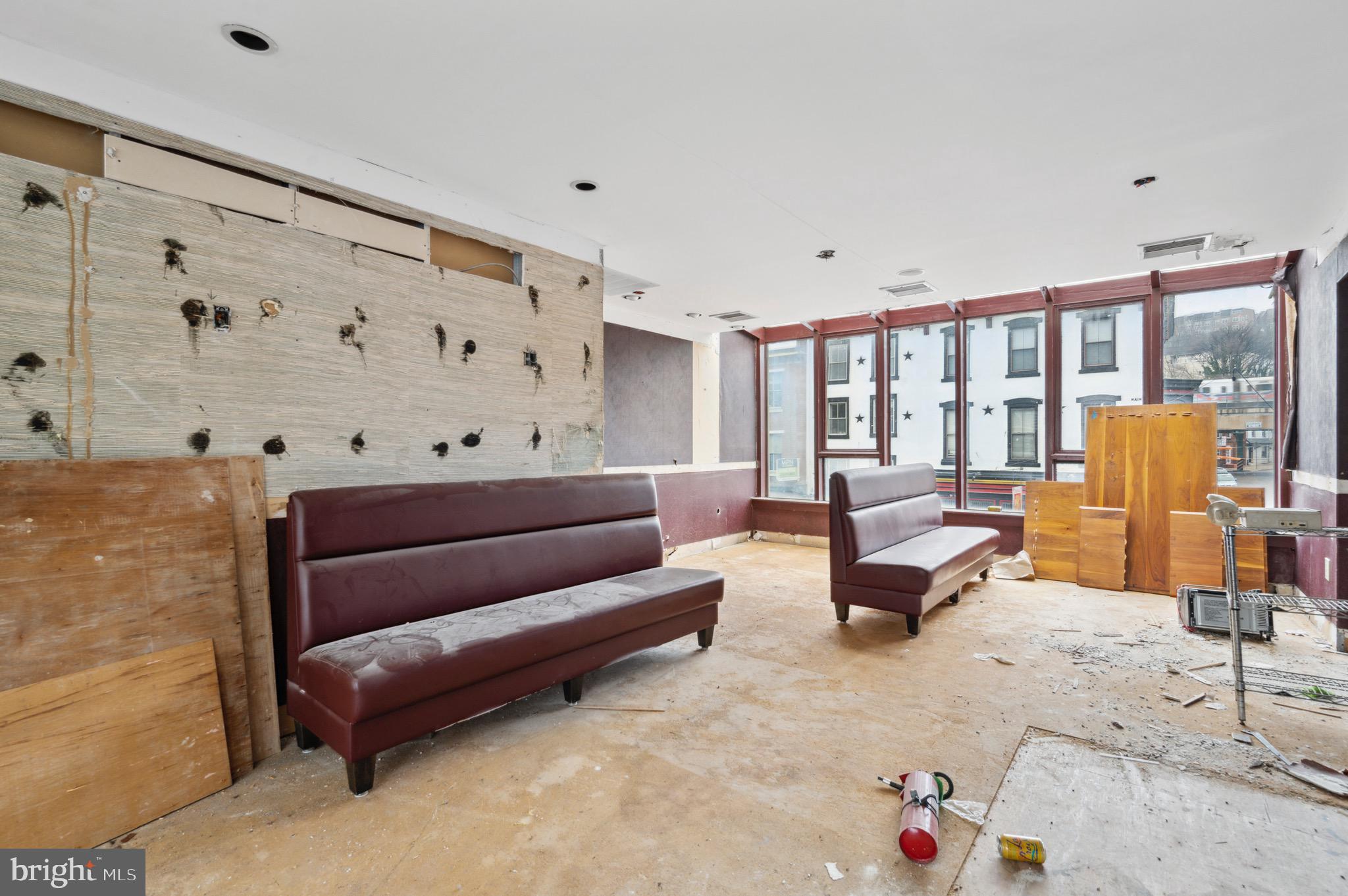 MANAYUNK - Commercial Sale