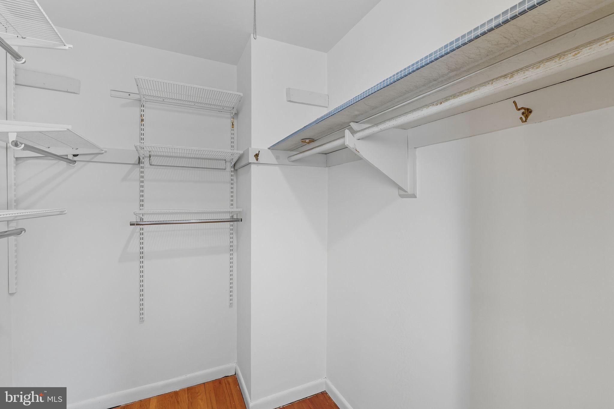 FOXHALL - Residential