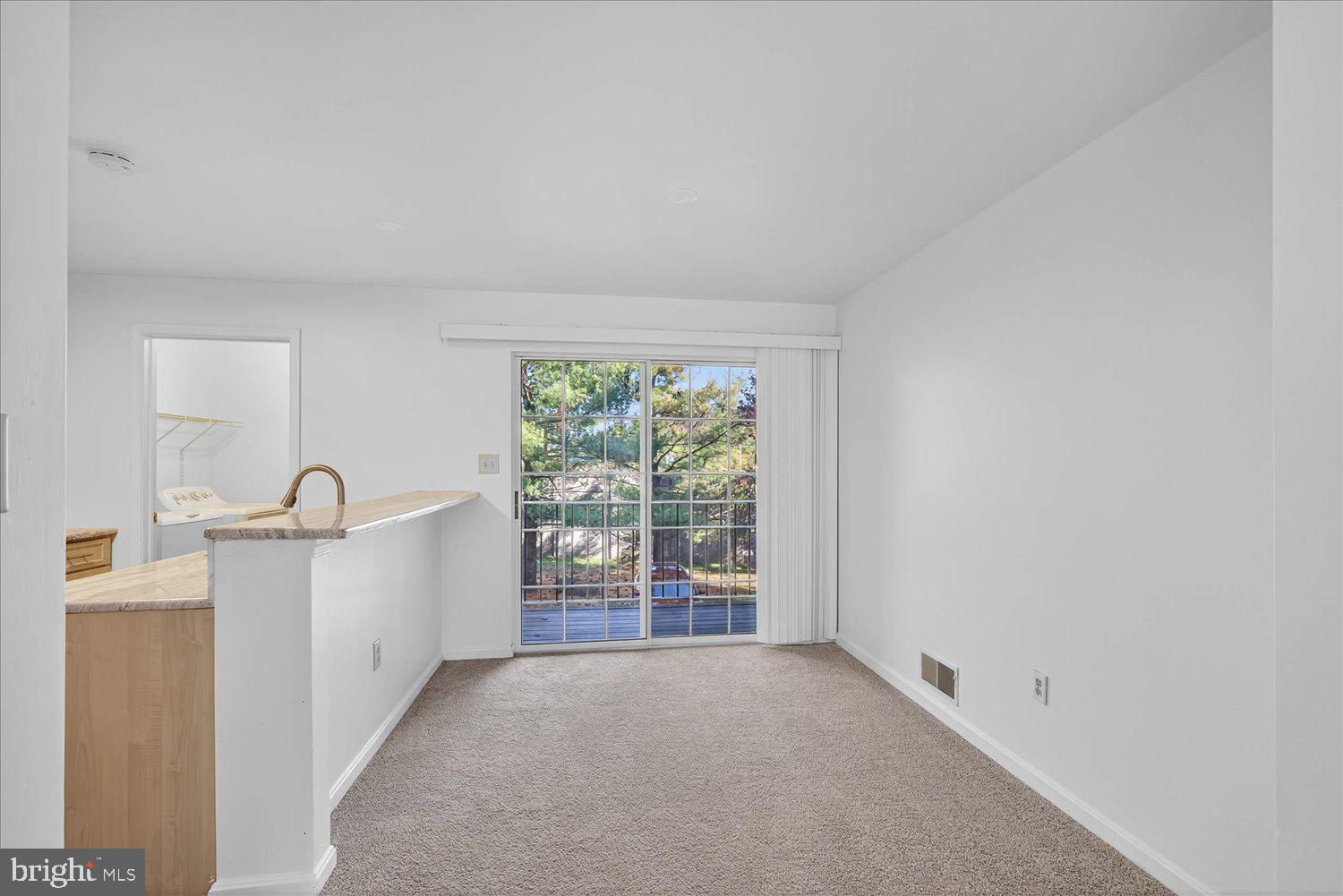 SEVEN OAKS - Residential