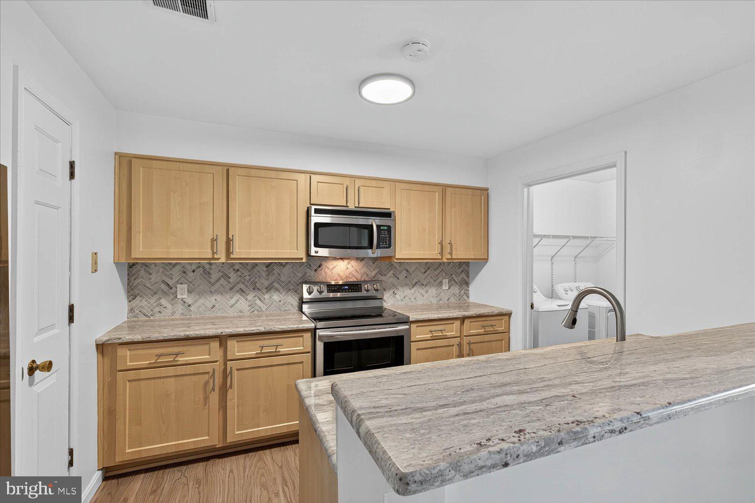 SEVEN OAKS - Residential