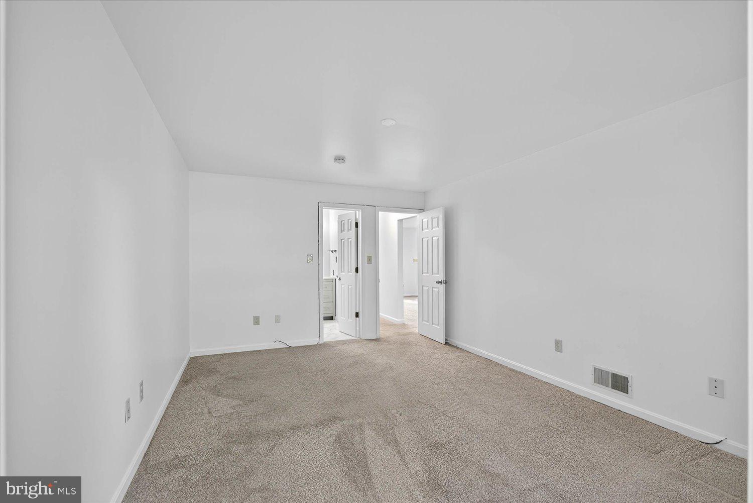 SEVEN OAKS - Residential