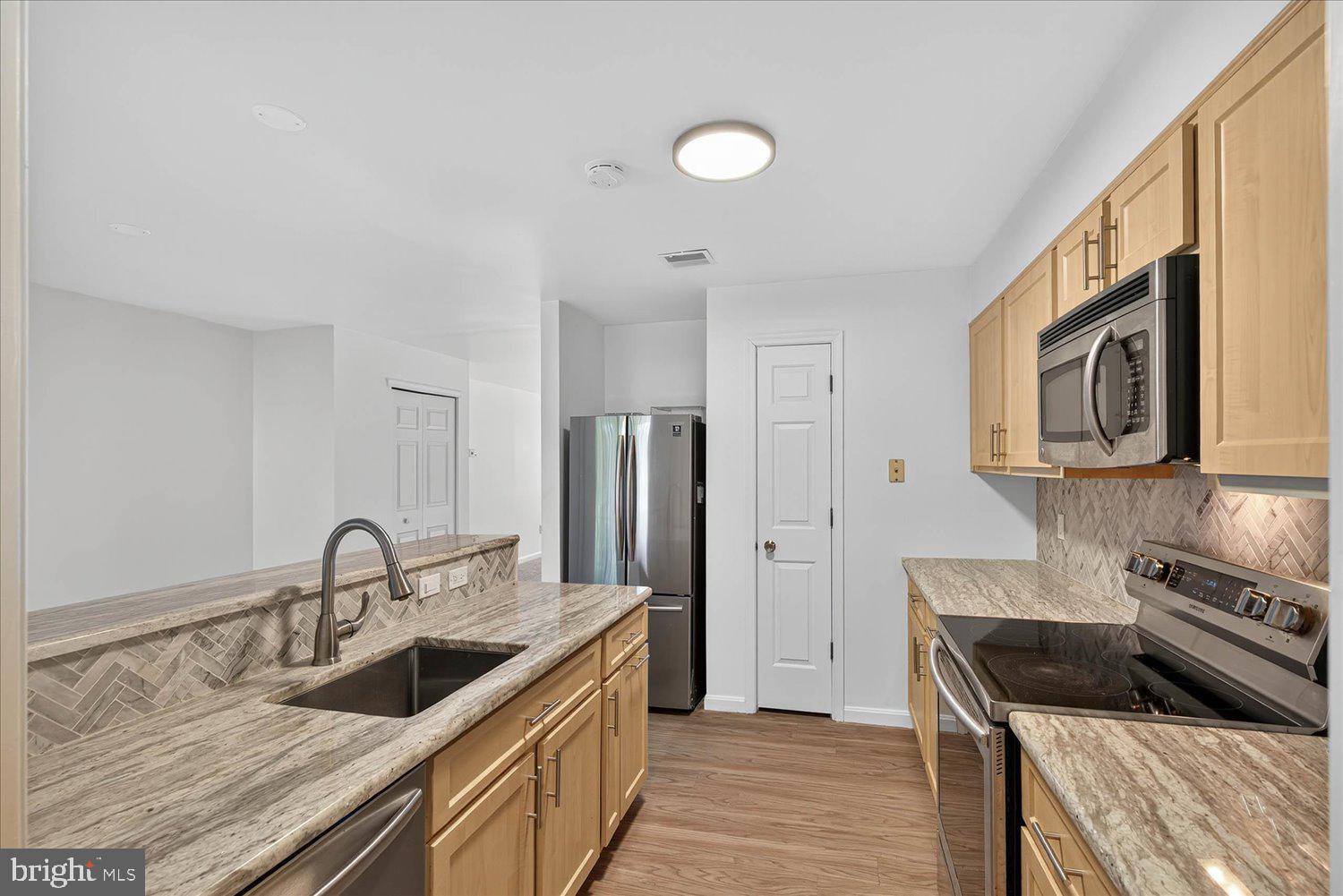 SEVEN OAKS - Residential