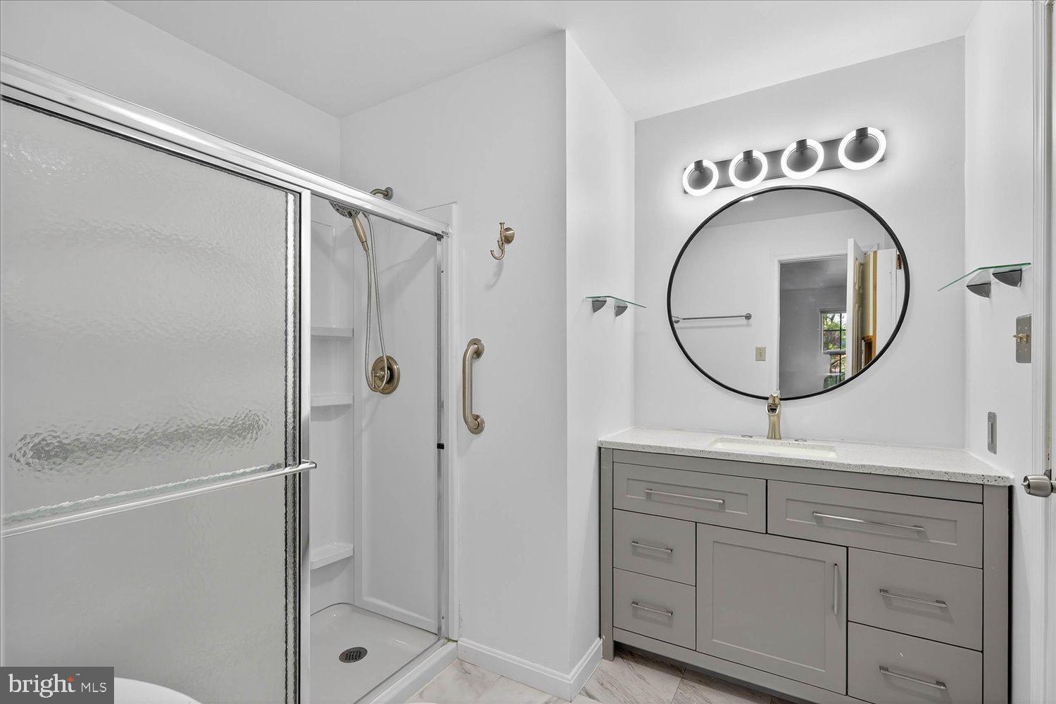 SEVEN OAKS - Residential