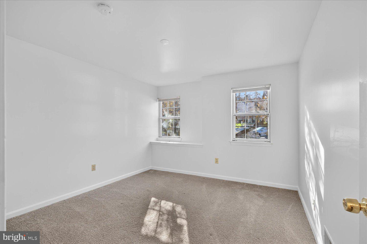 SEVEN OAKS - Residential