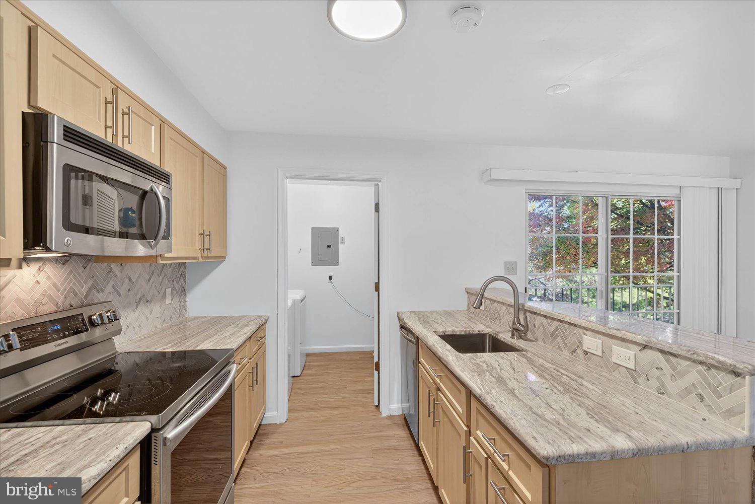 SEVEN OAKS - Residential