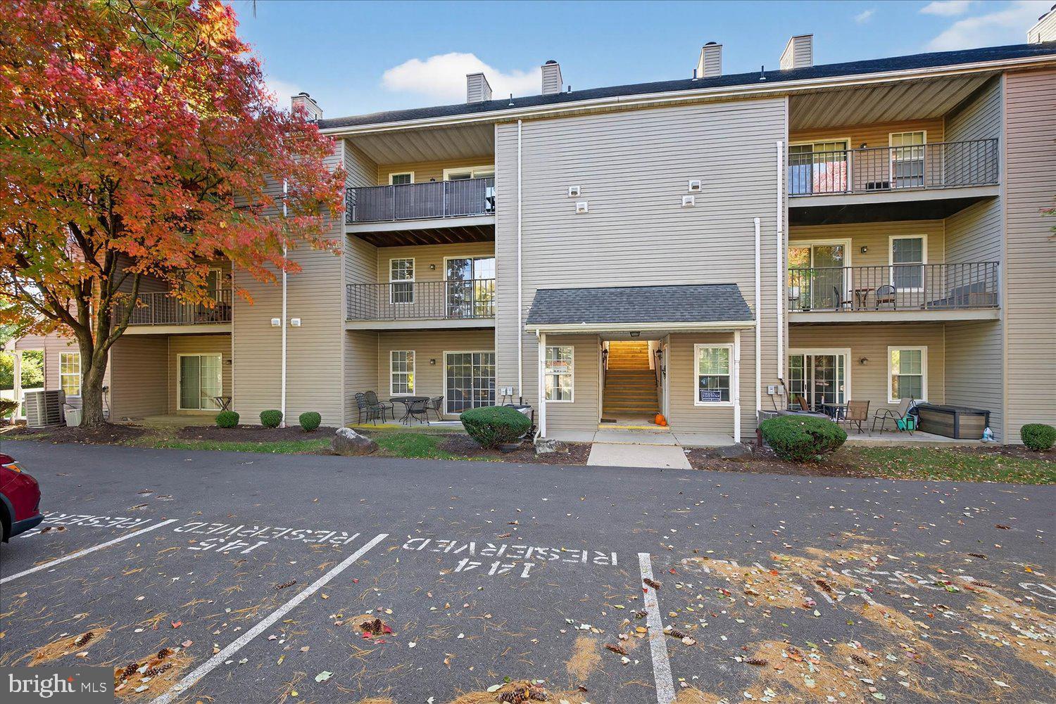 SEVEN OAKS - Residential