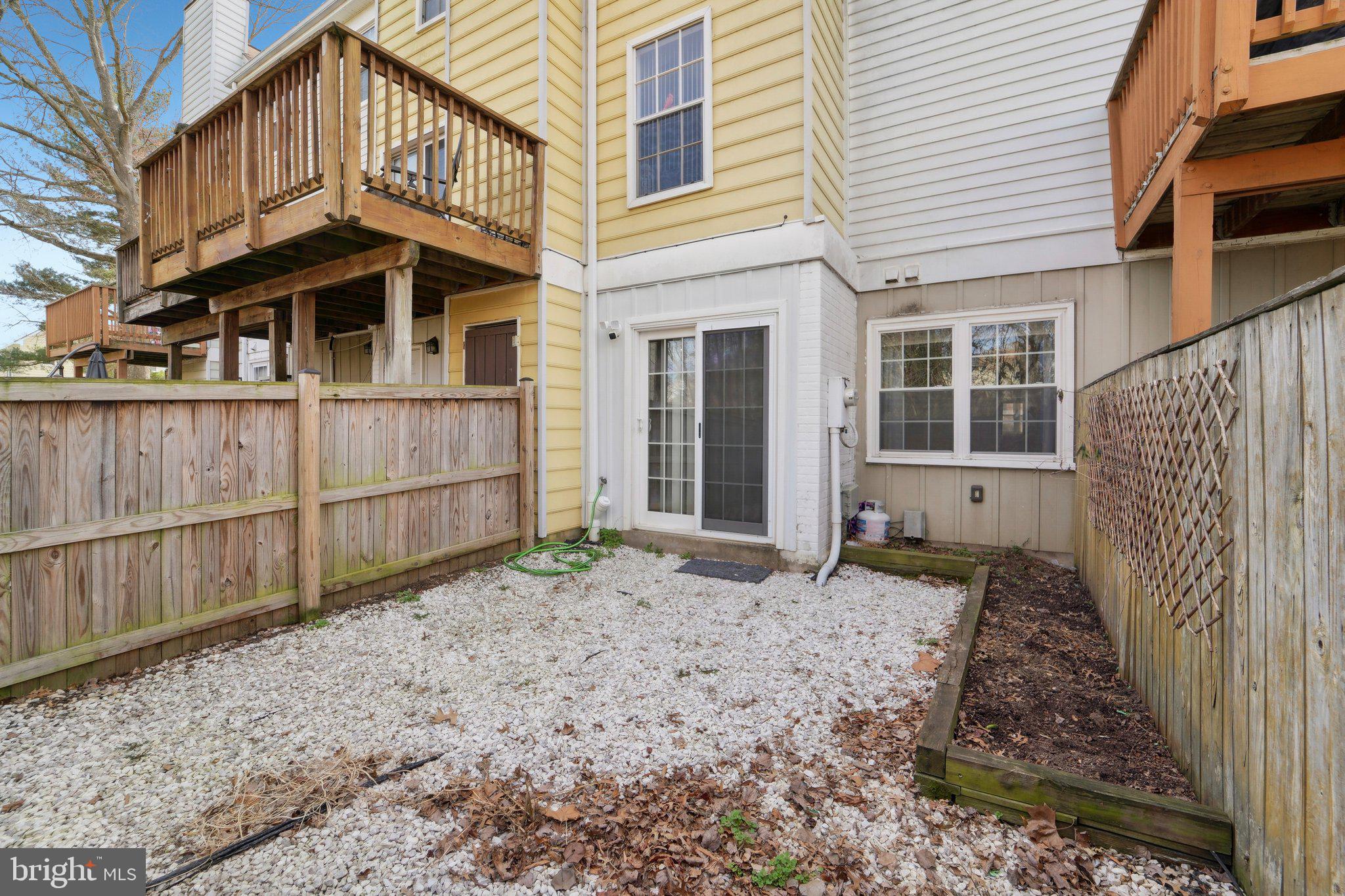 CROFTON MEWS CONDO - Residential