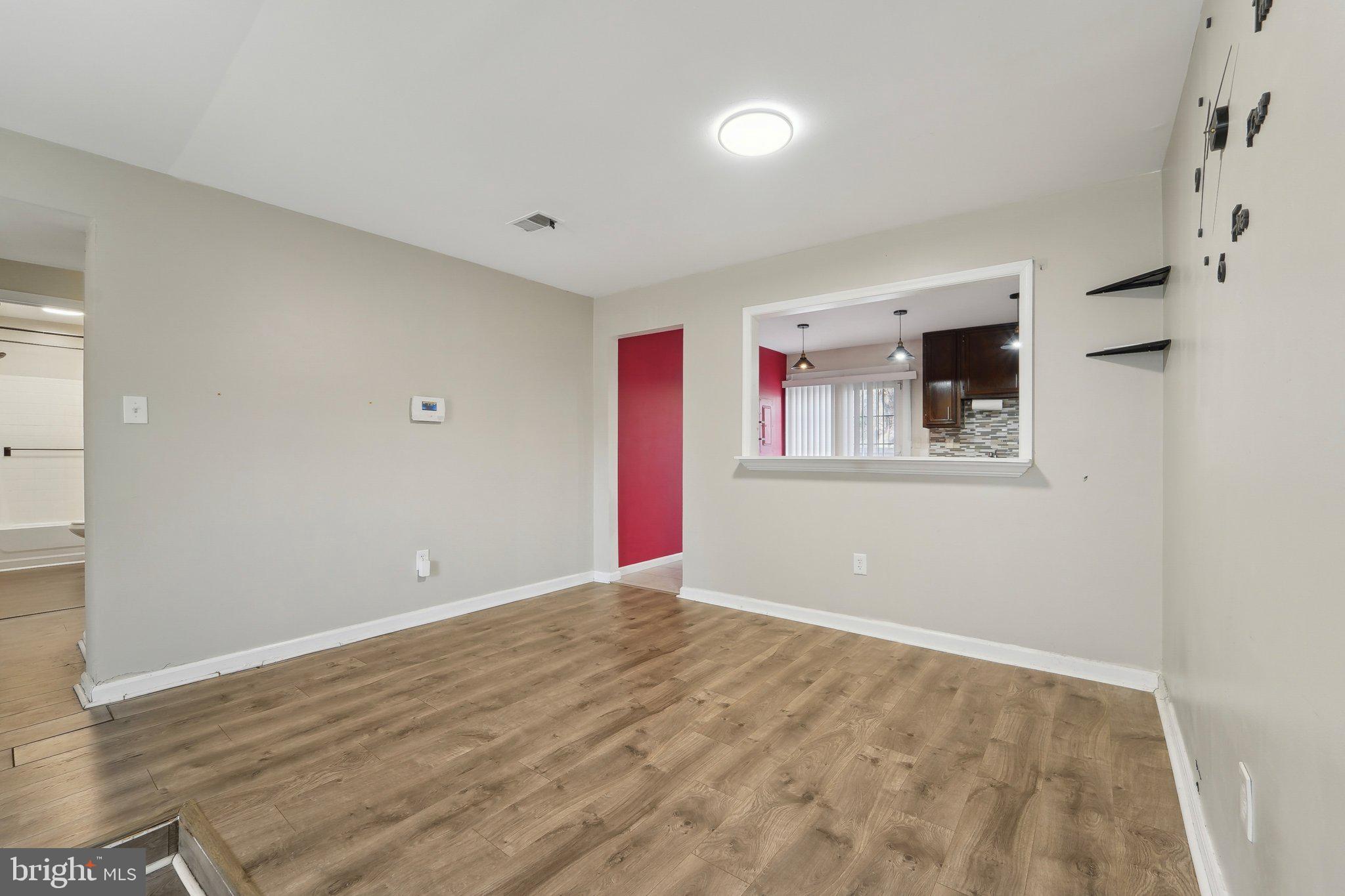 CROFTON MEWS CONDO - Residential