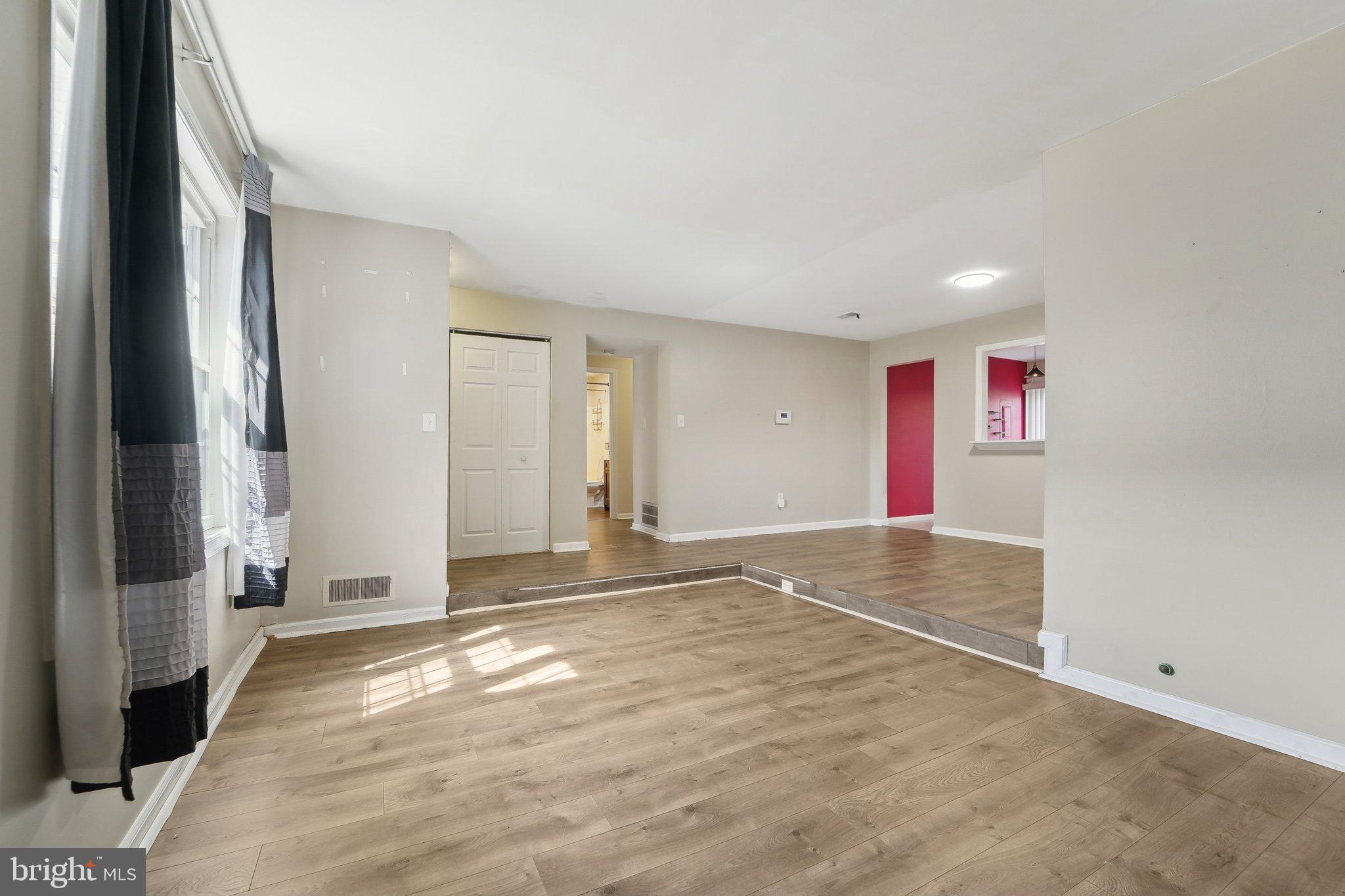 CROFTON MEWS CONDO - Residential