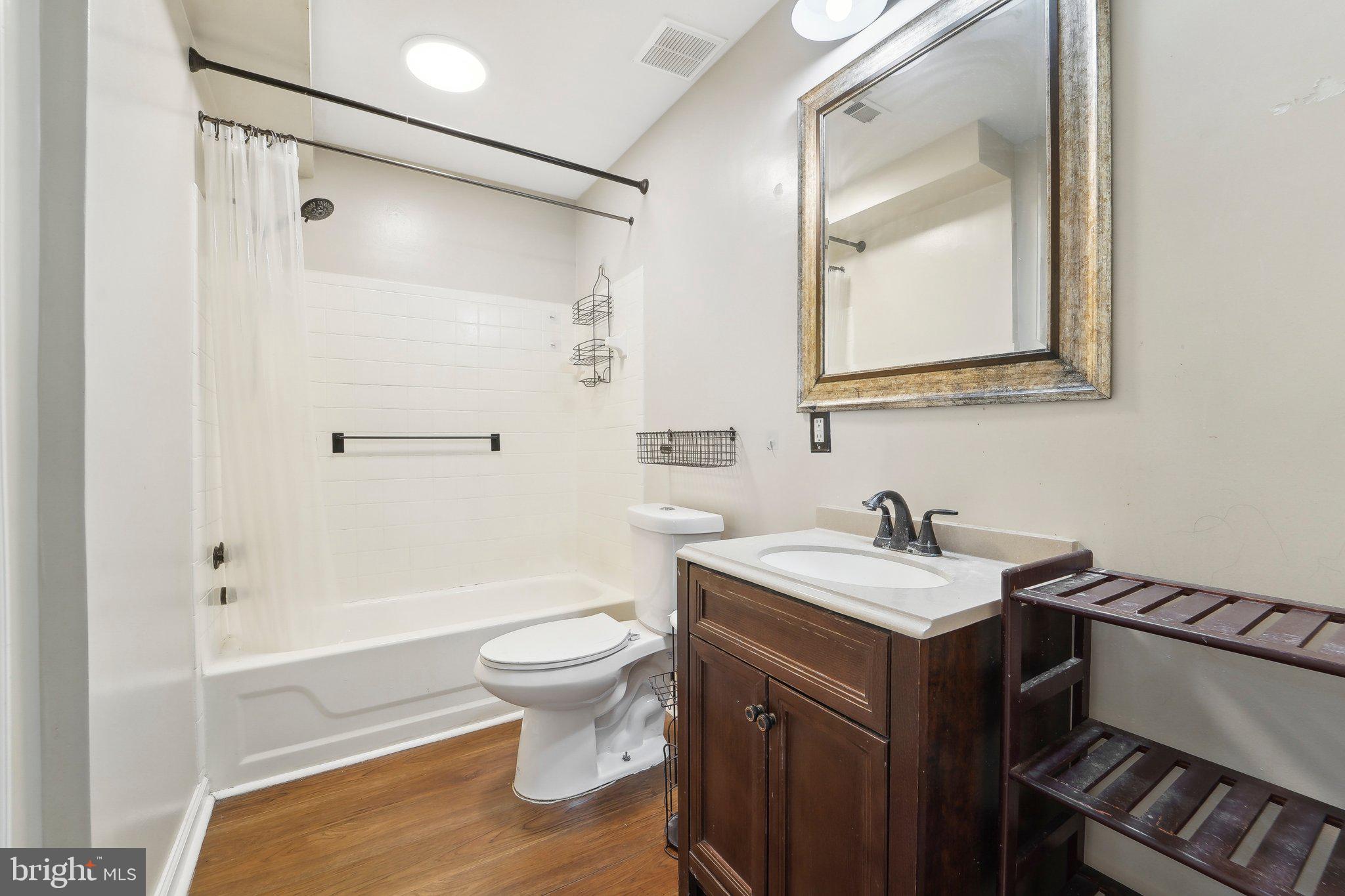 CROFTON MEWS CONDO - Residential