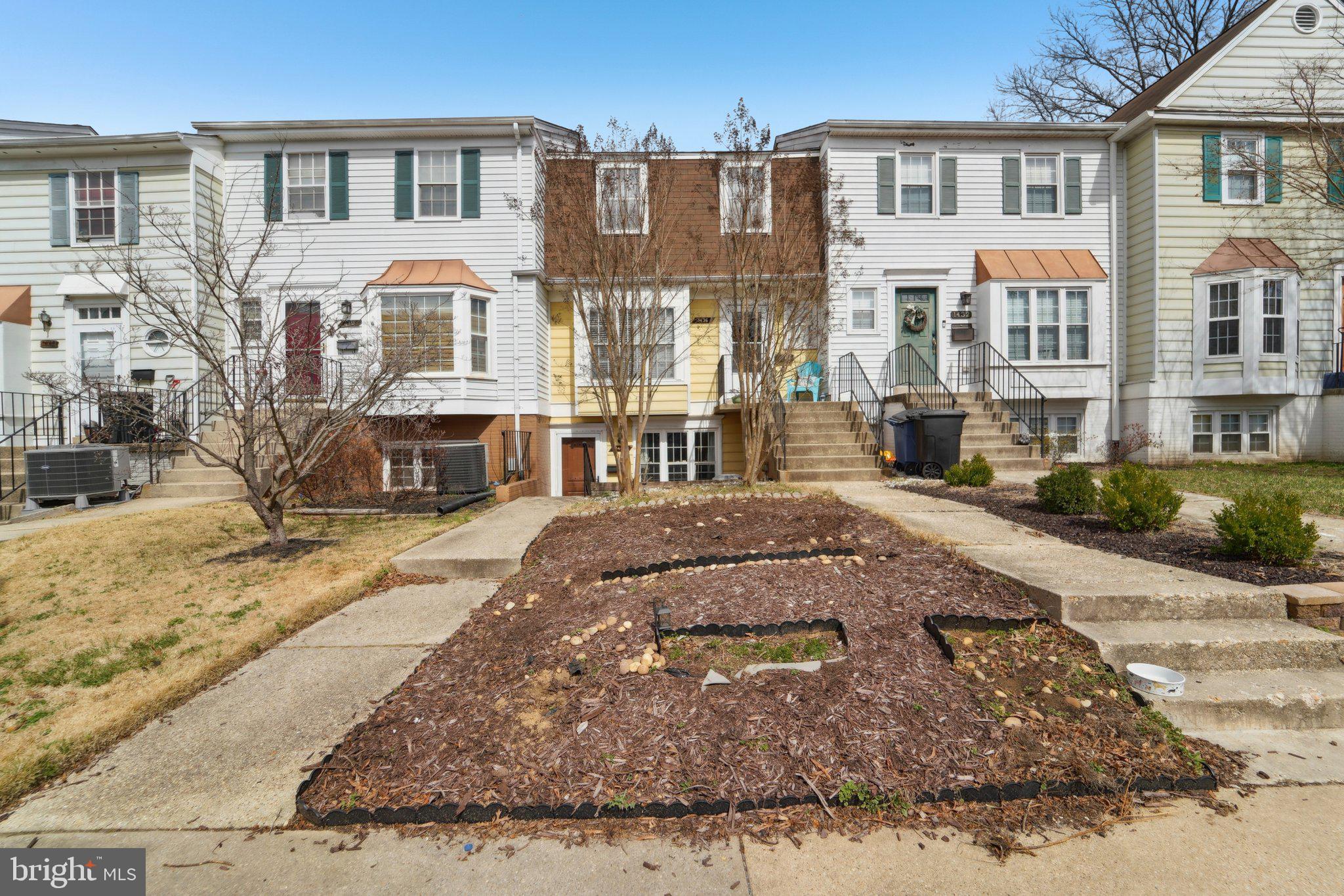 CROFTON MEWS CONDO - Residential