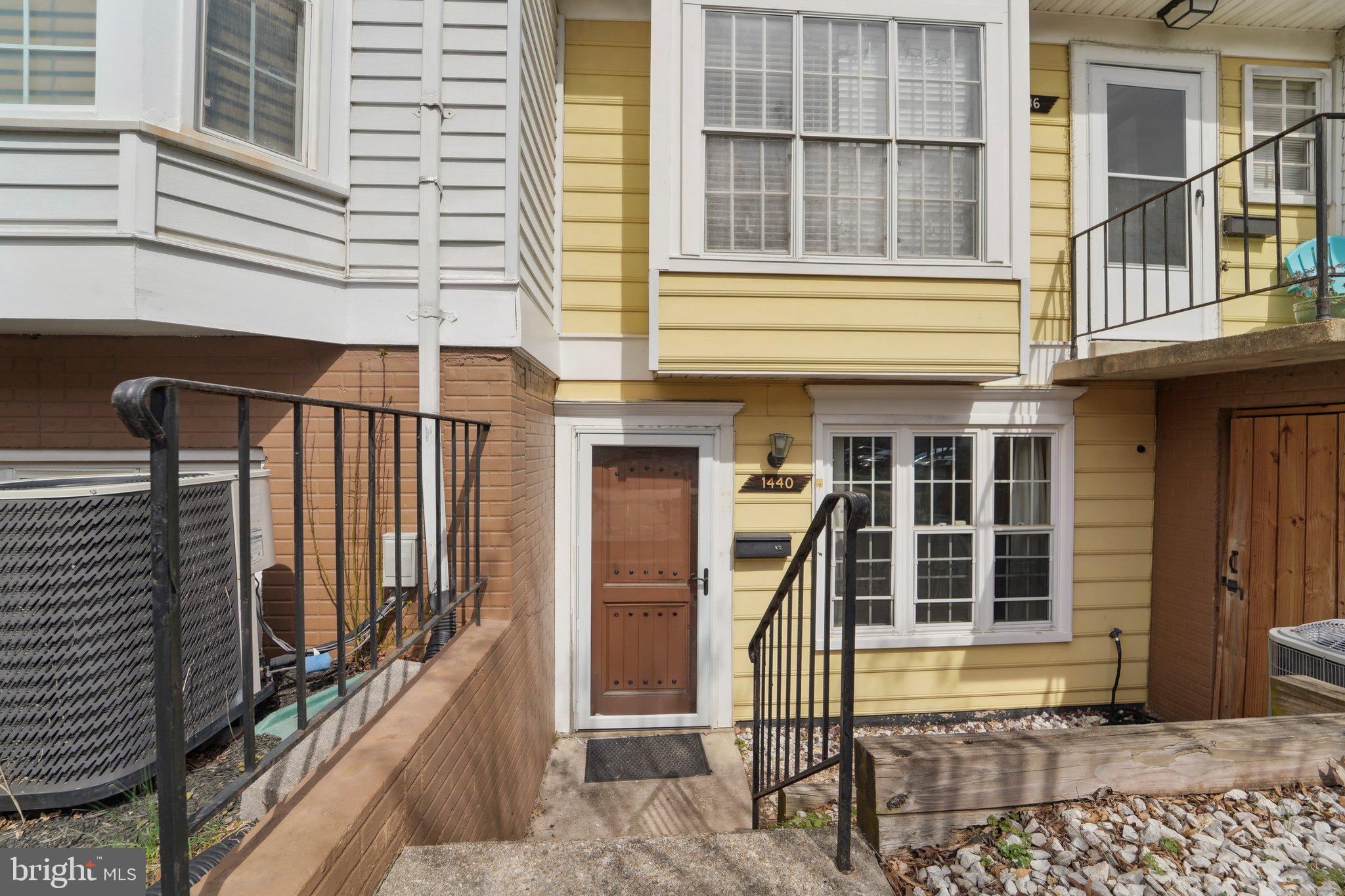 CROFTON MEWS CONDO - Residential