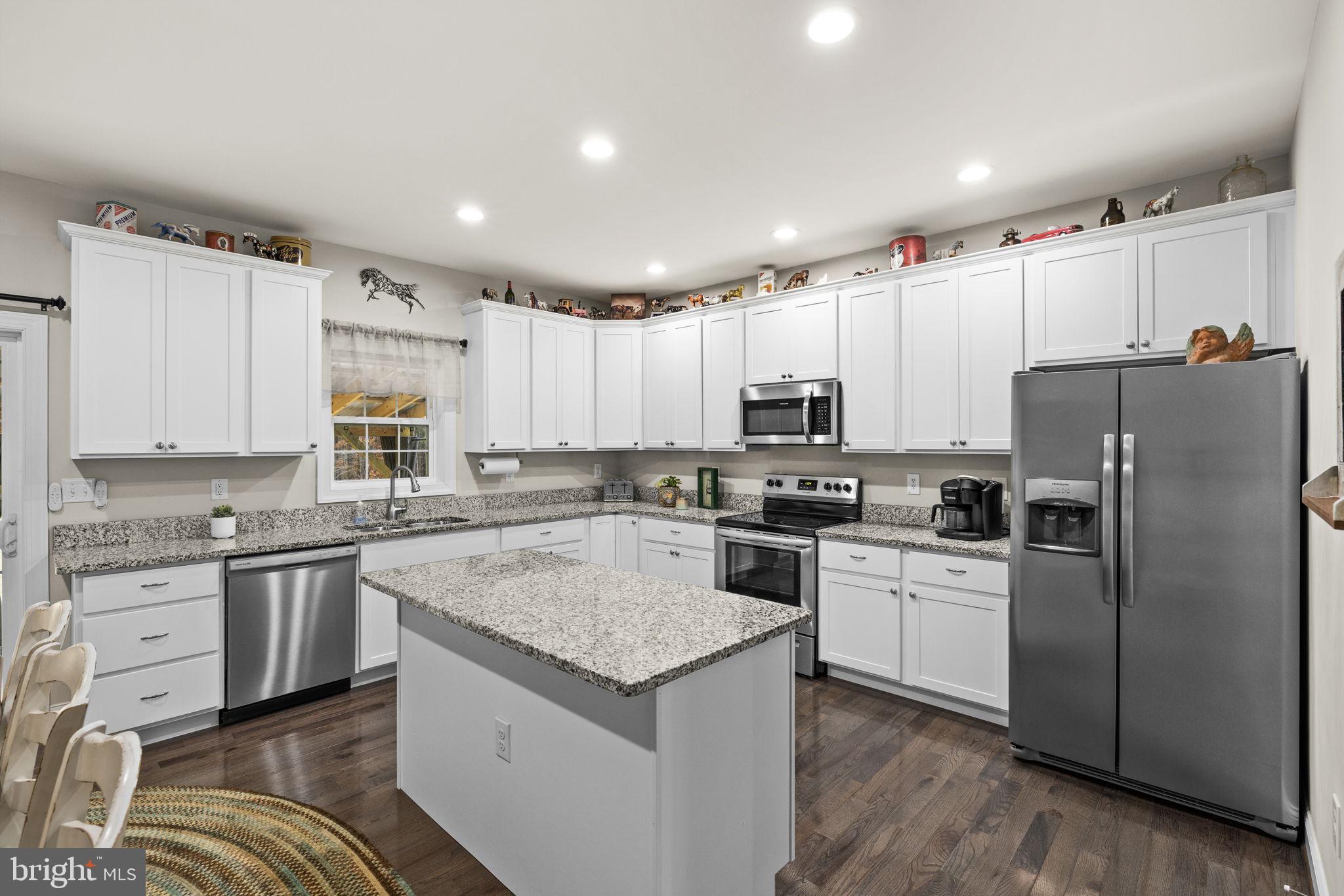 PINEYBROOK - Residential