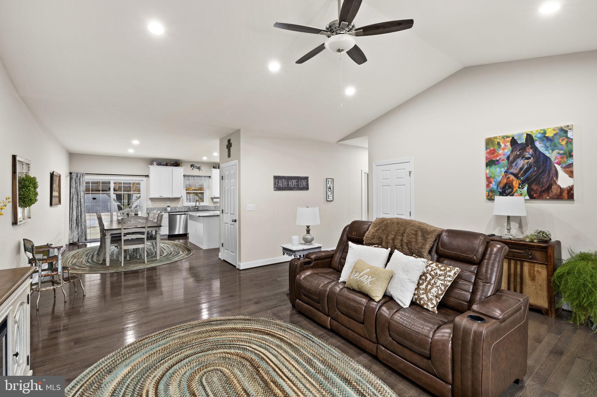 PINEYBROOK - Residential