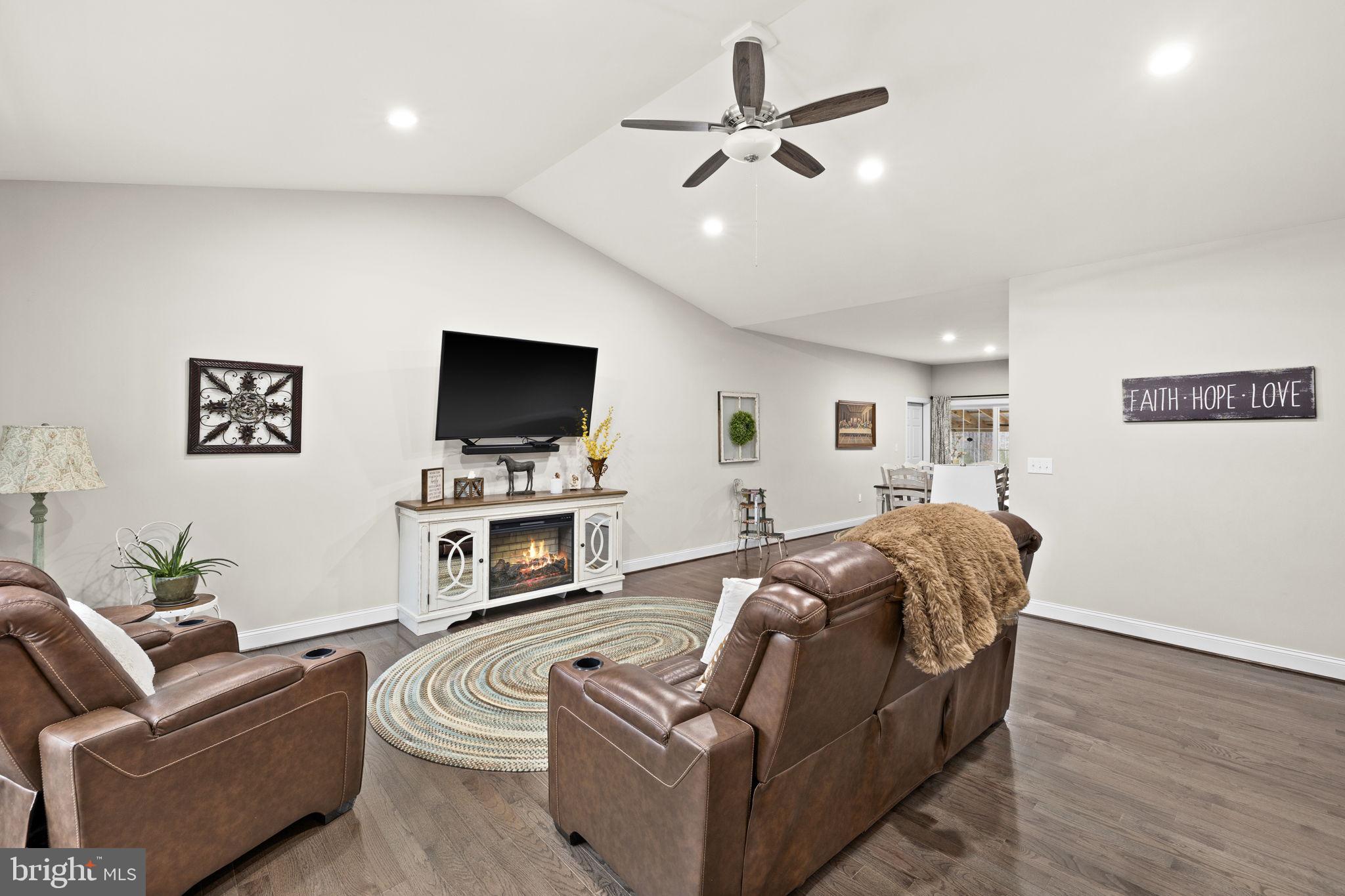 PINEYBROOK - Residential