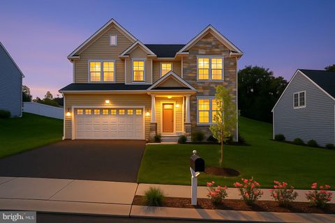 645 N PIER DRIVE LANCASTER PA 17603