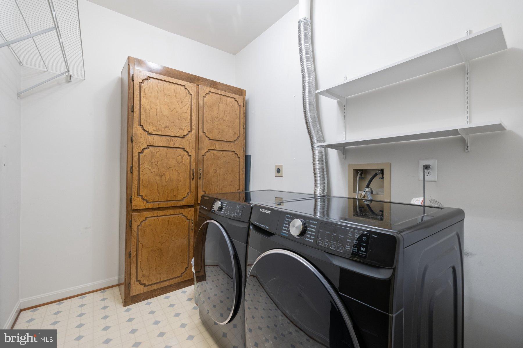 ISLAND CREEK - Residential