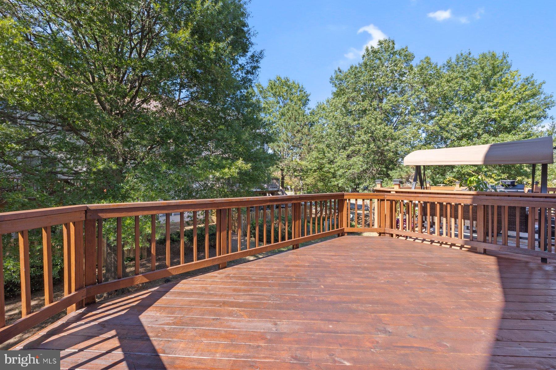 ISLAND CREEK - Residential