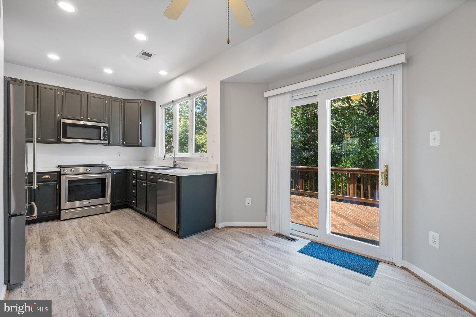 ISLAND CREEK - Residential