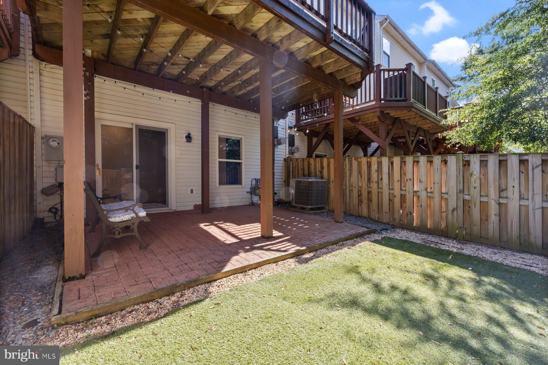 ISLAND CREEK - Residential