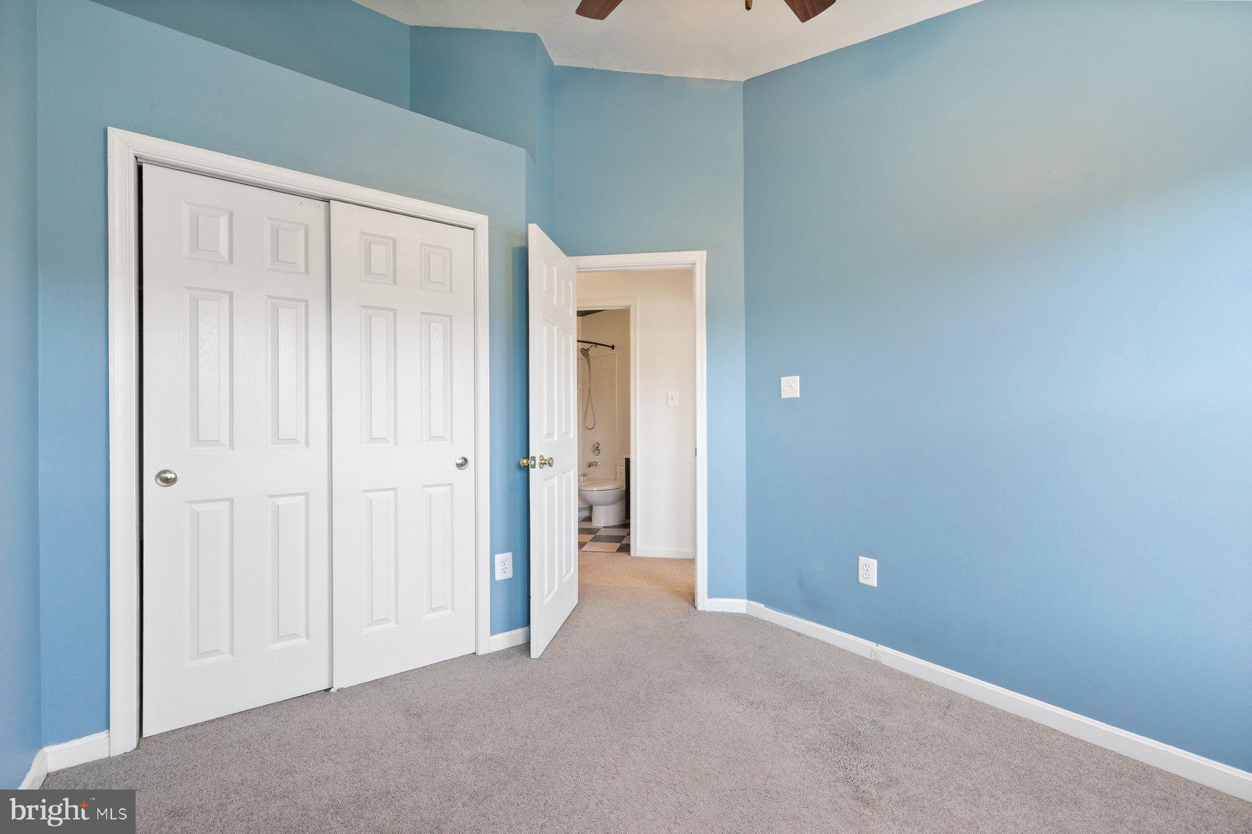 ISLAND CREEK - Residential