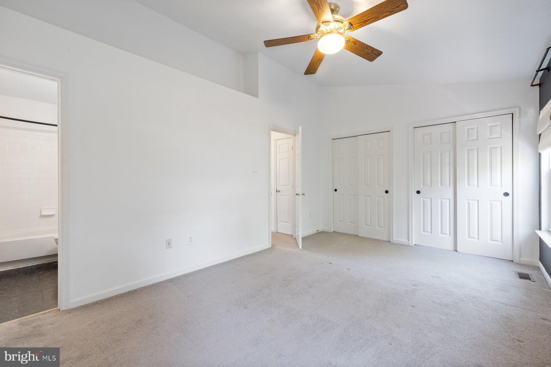 ISLAND CREEK - Residential