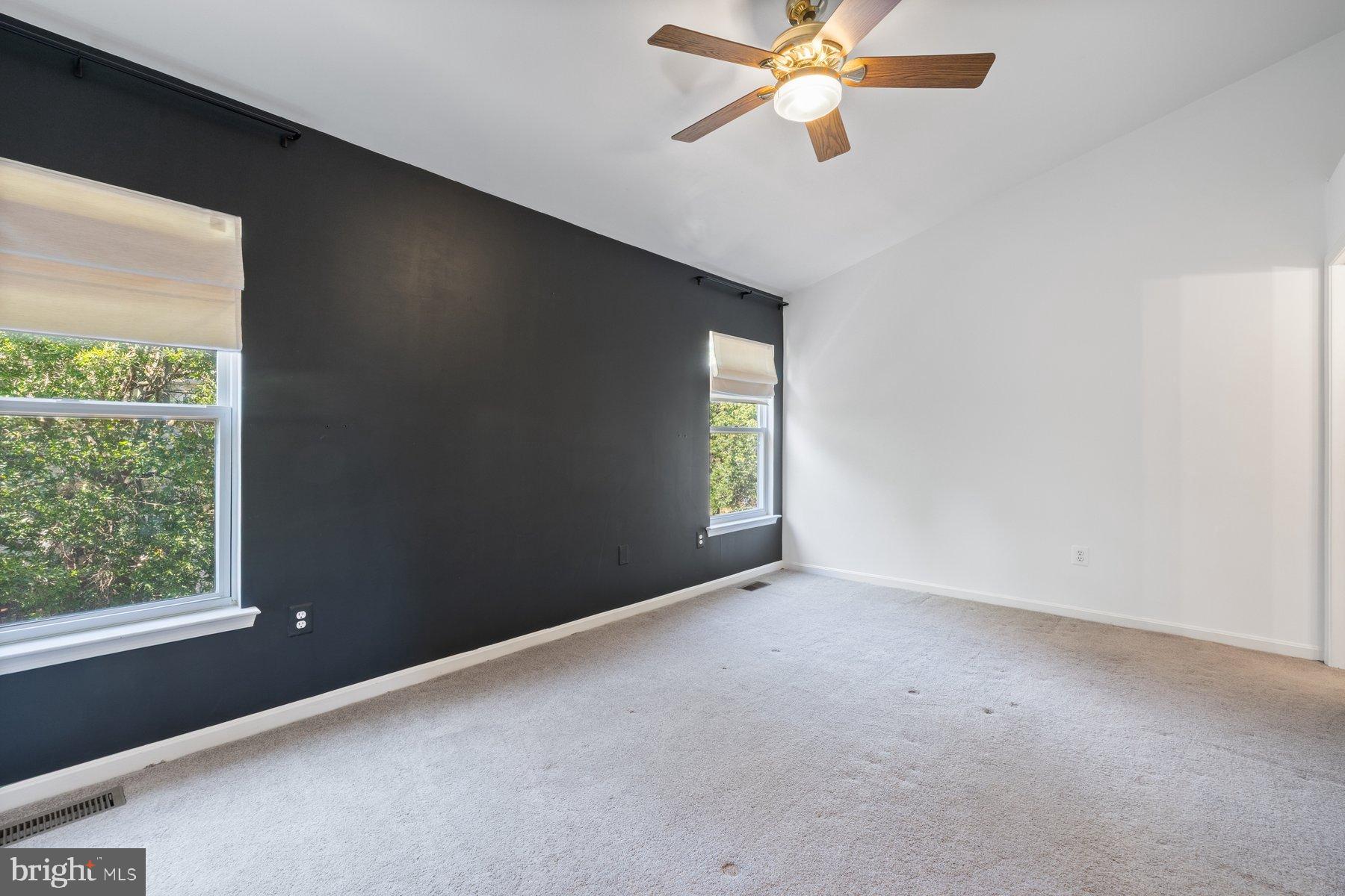 ISLAND CREEK - Residential