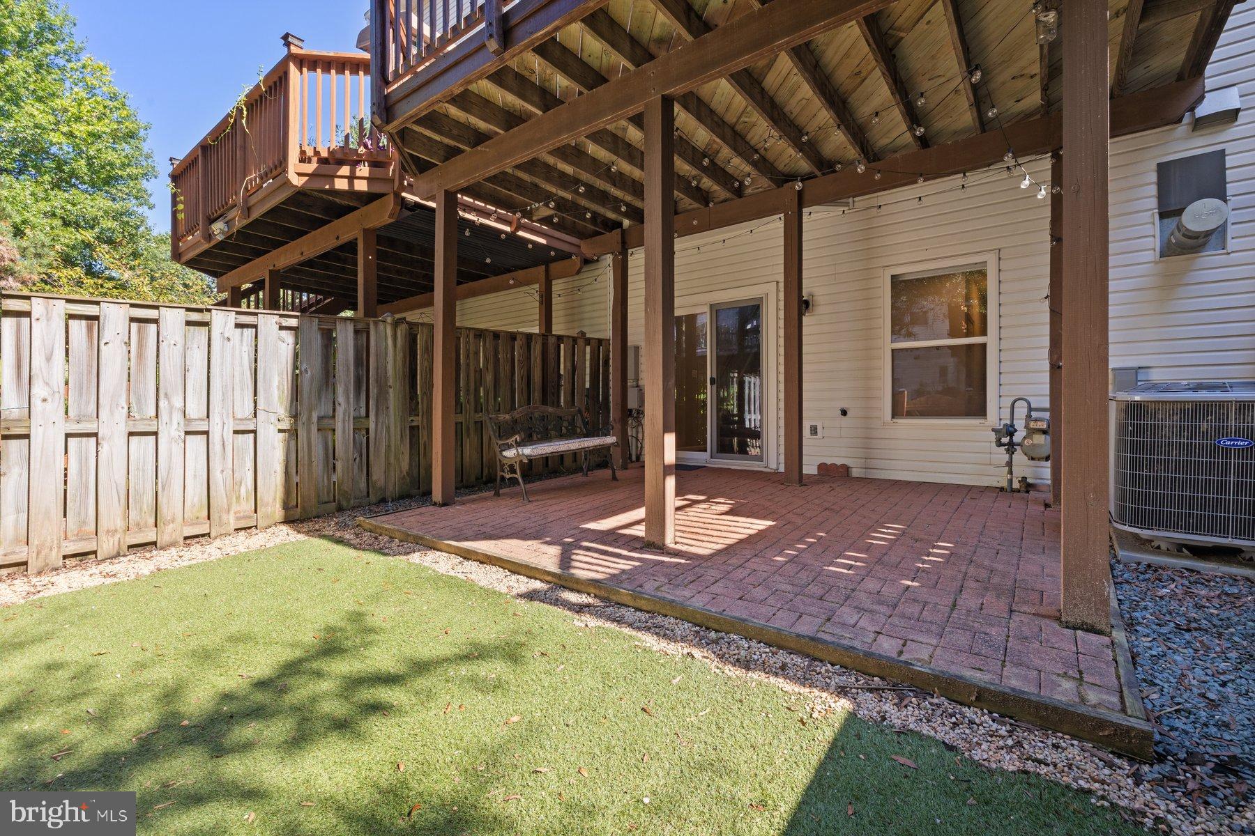 ISLAND CREEK - Residential