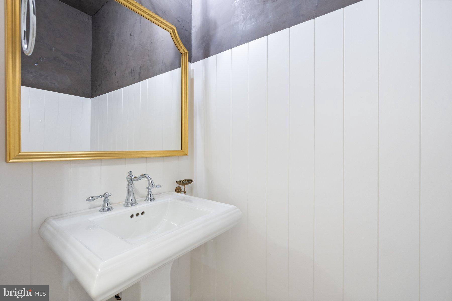 ISLAND CREEK - Residential