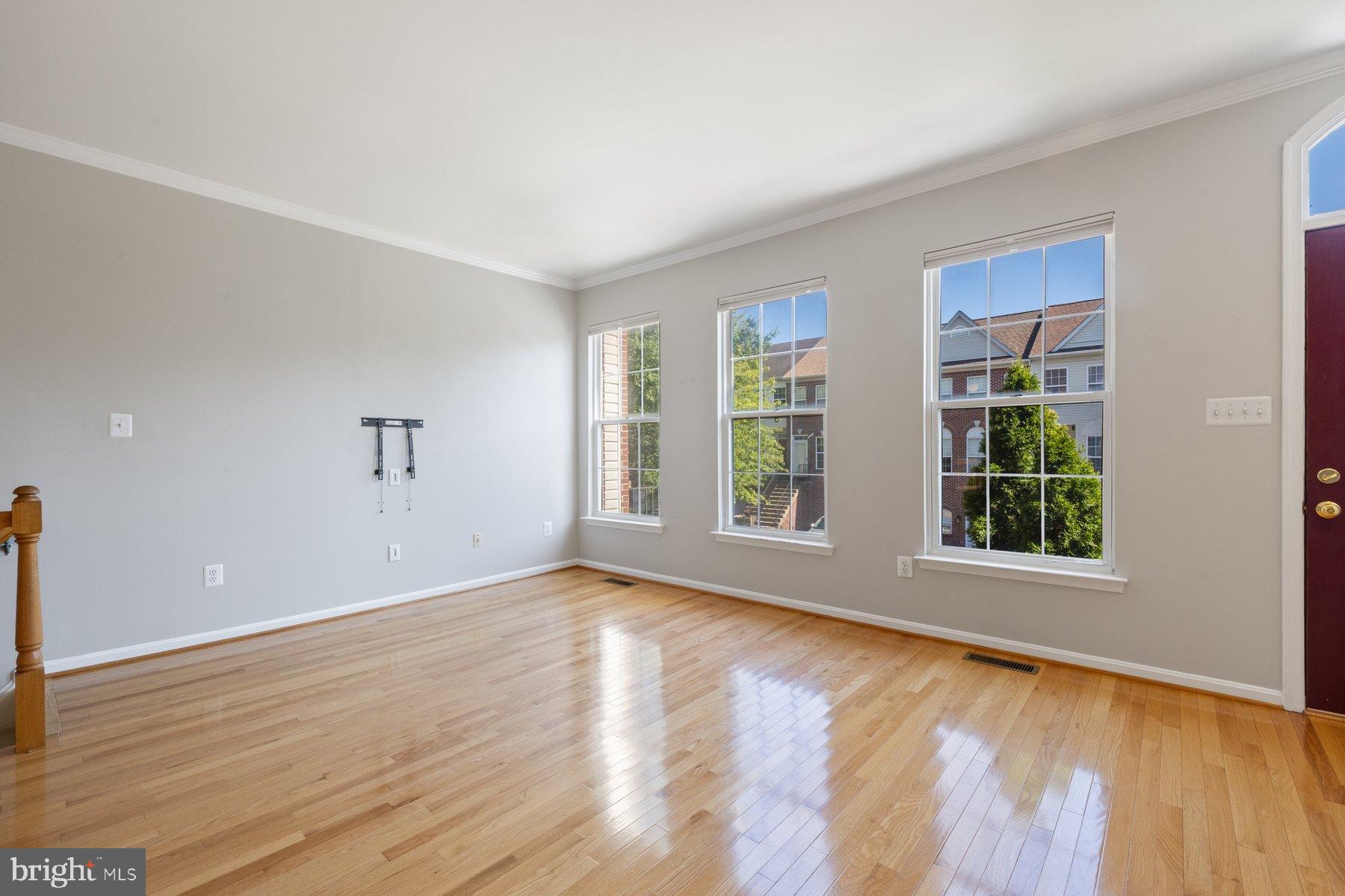 ISLAND CREEK - Residential