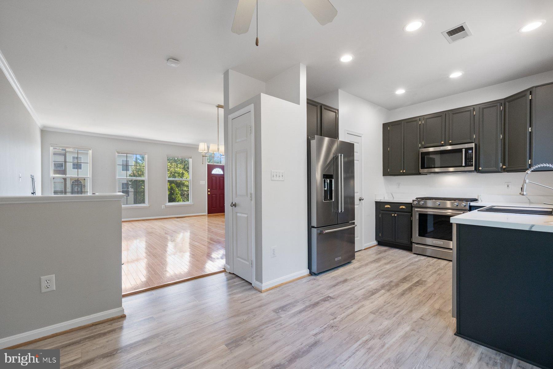 ISLAND CREEK - Residential