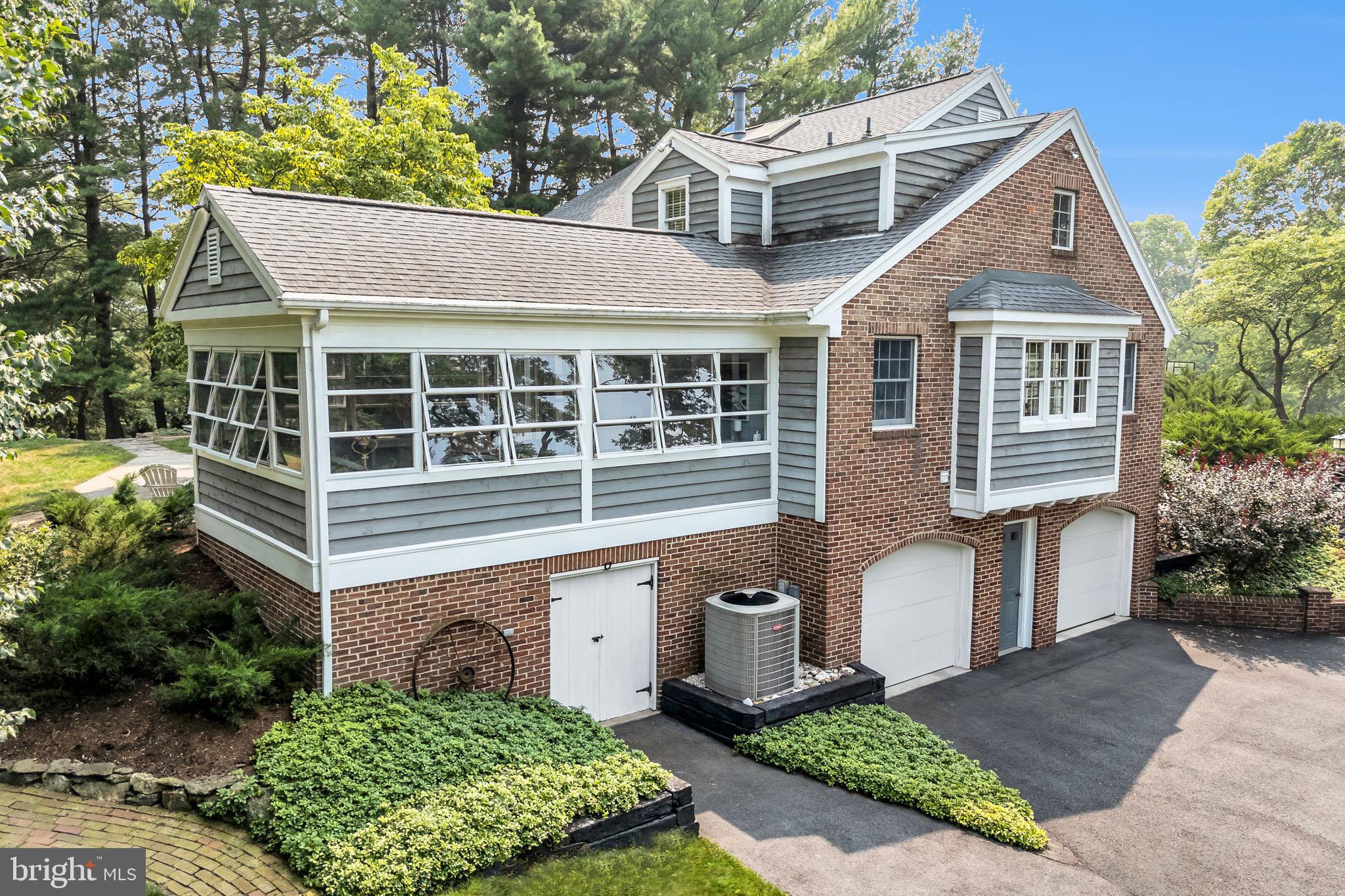 223 W LISBURN ROAD