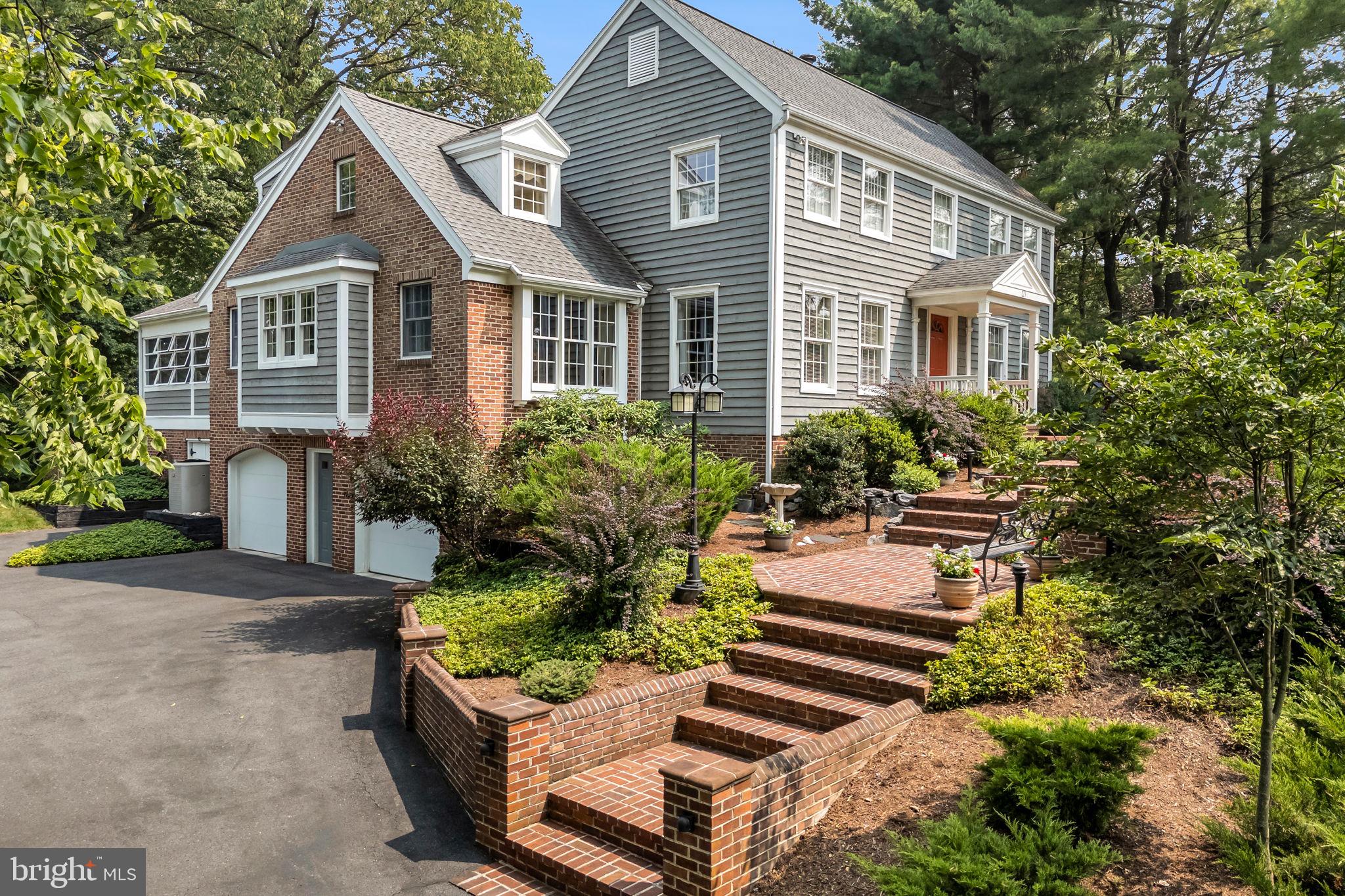 223 W LISBURN ROAD