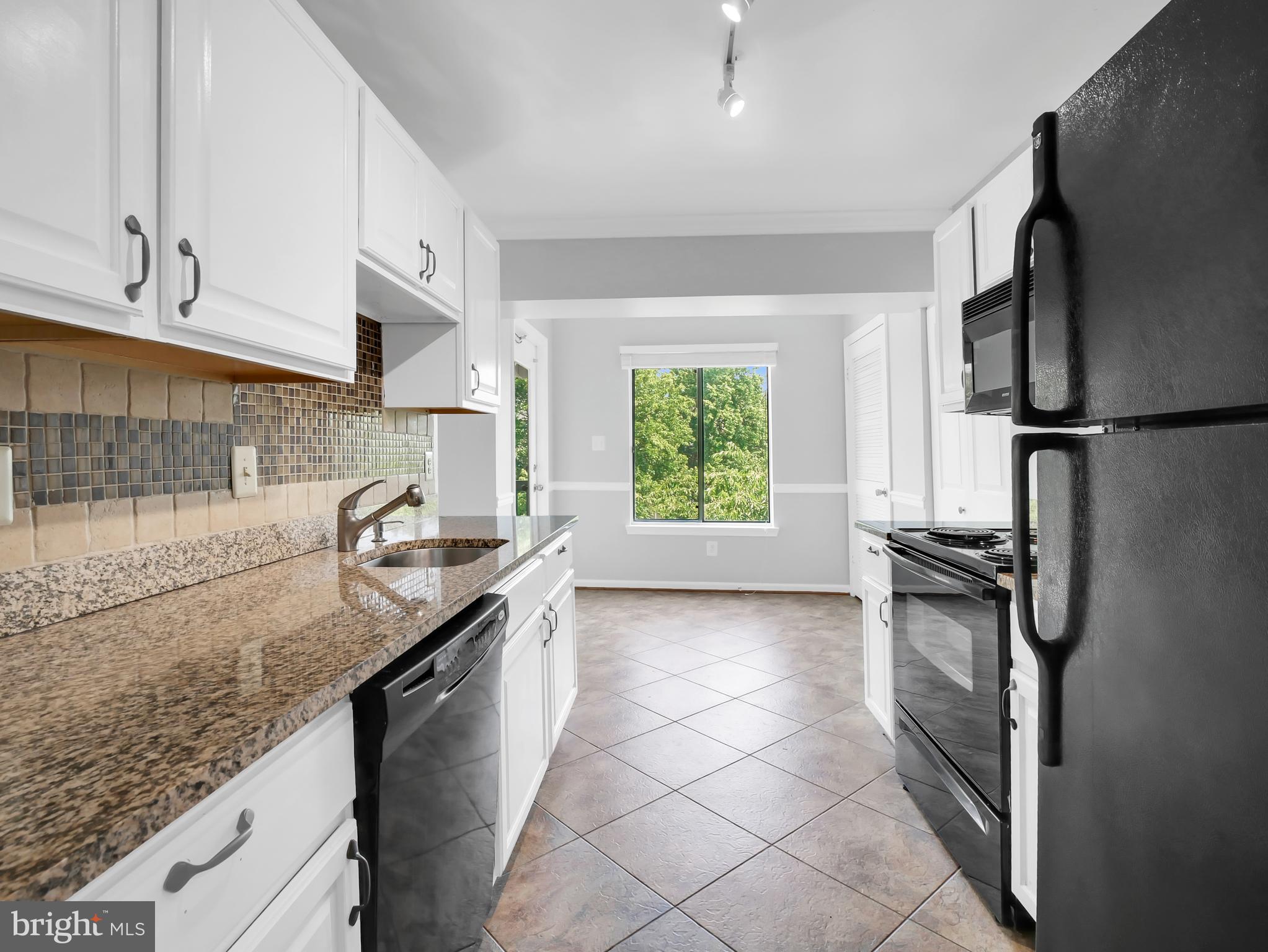 BATTERY HEIGHTS - Residential Lease