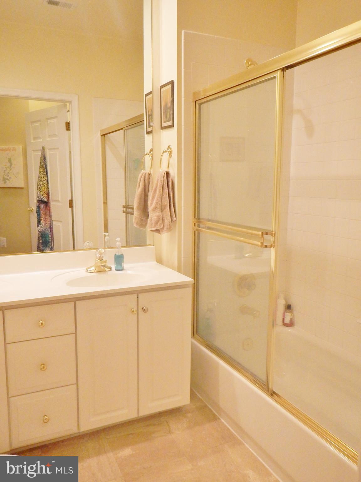 COURTHOUSE HILL - Residential Lease