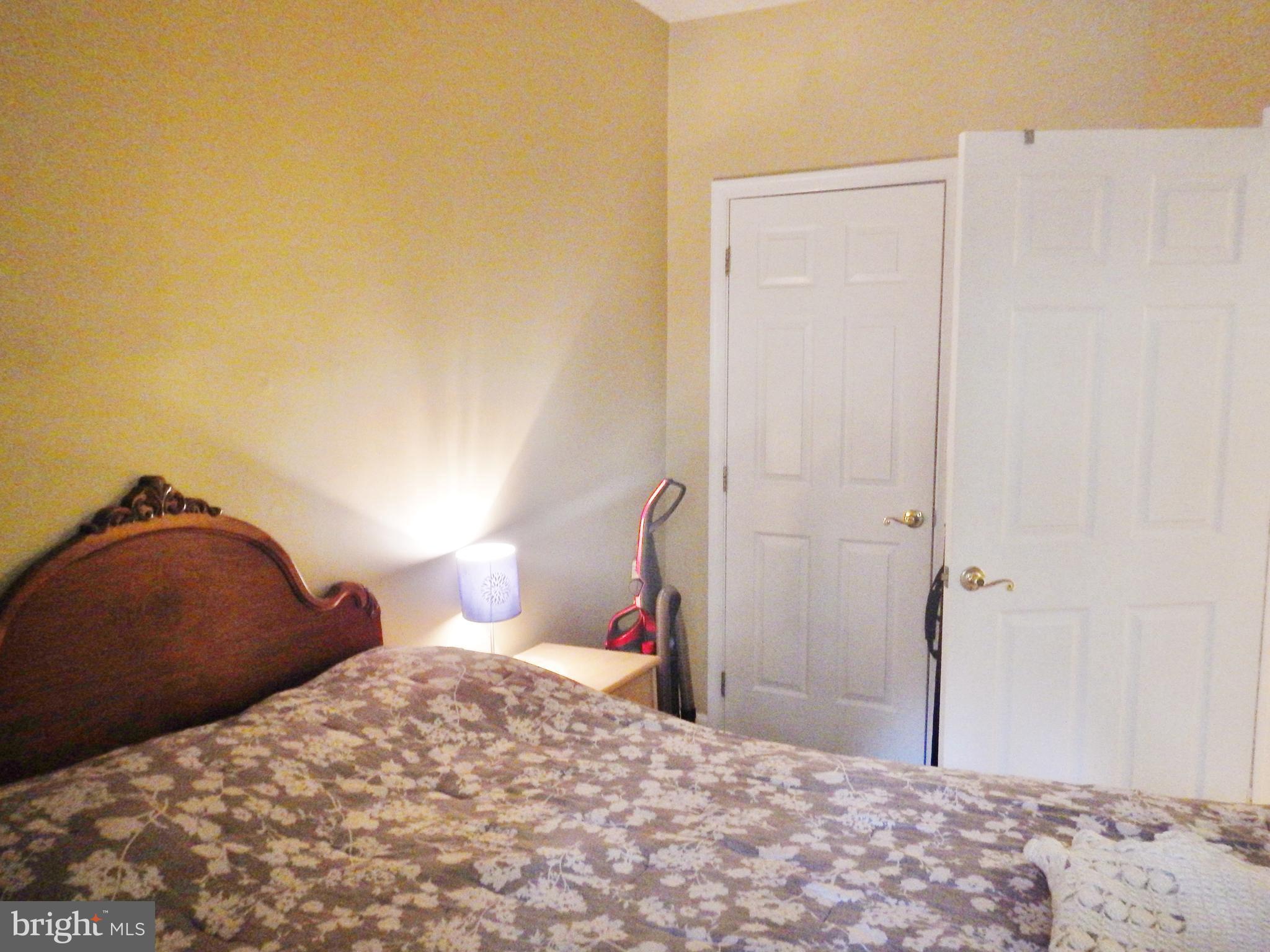 COURTHOUSE HILL - Residential Lease