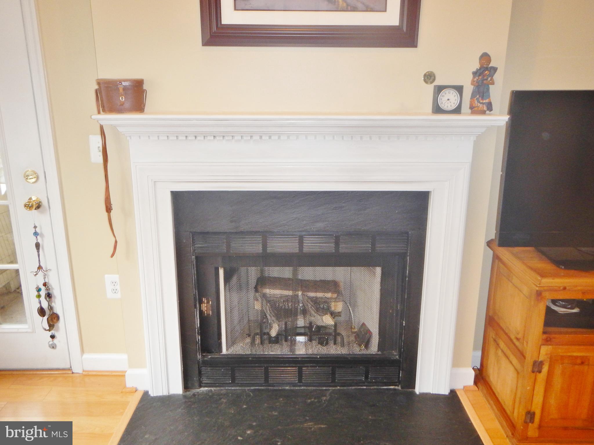 COURTHOUSE HILL - Residential Lease