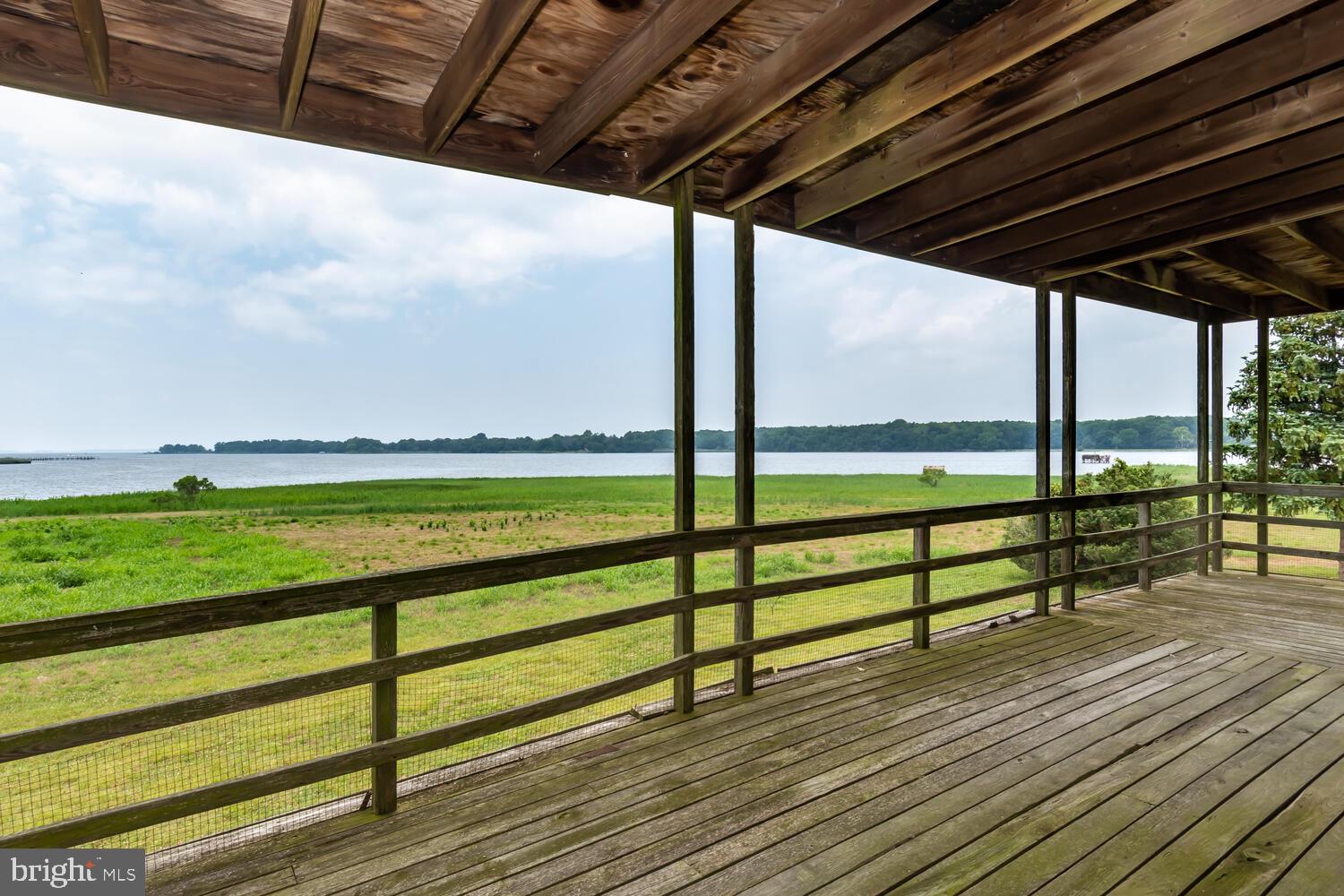 LANDS END - Residential