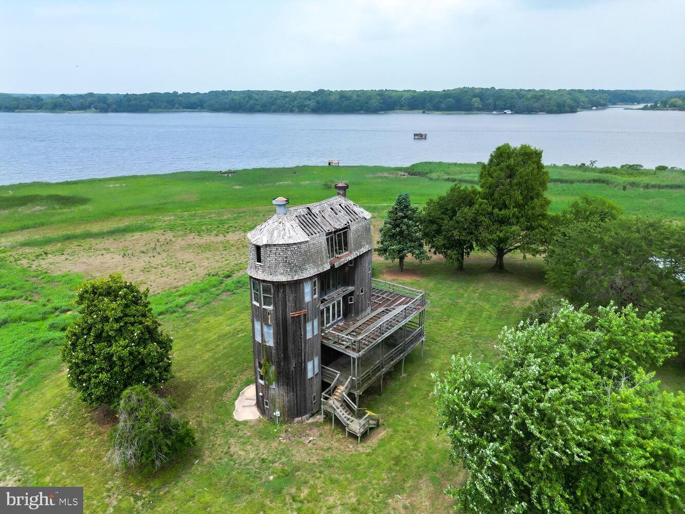 LANDS END - Residential