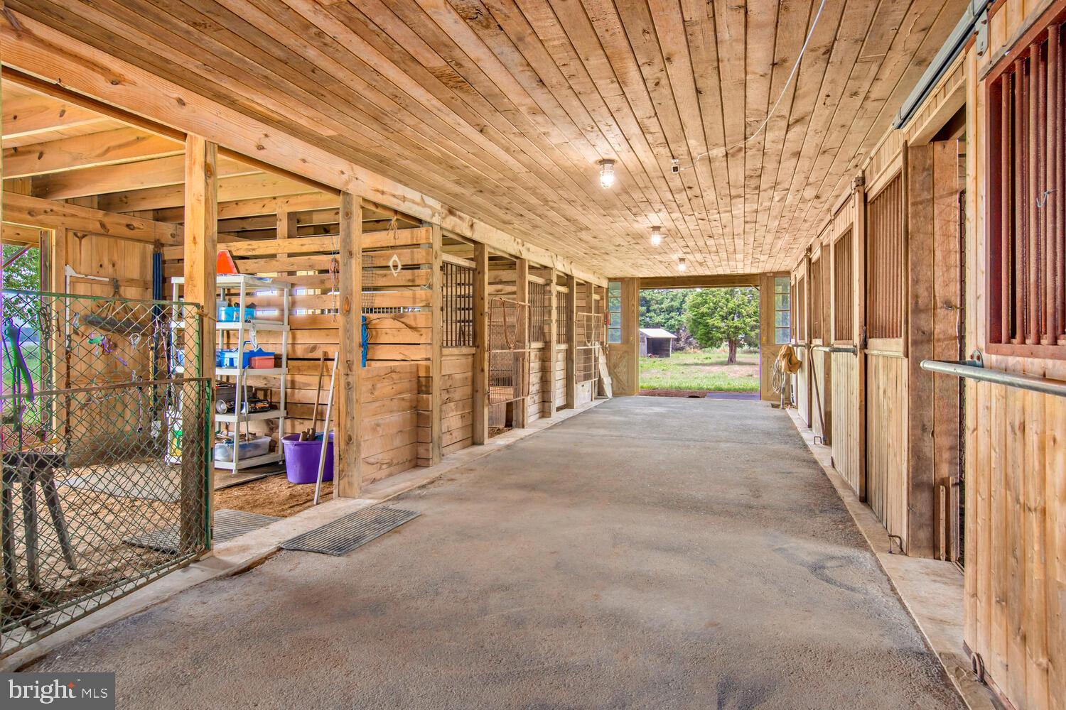 LANDS END - Residential