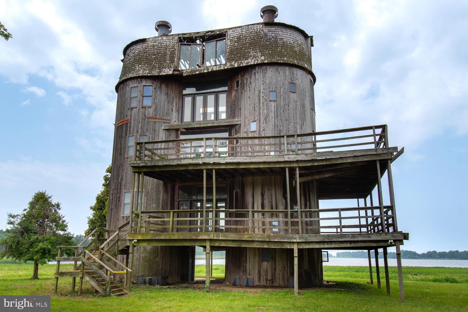 LANDS END - Residential