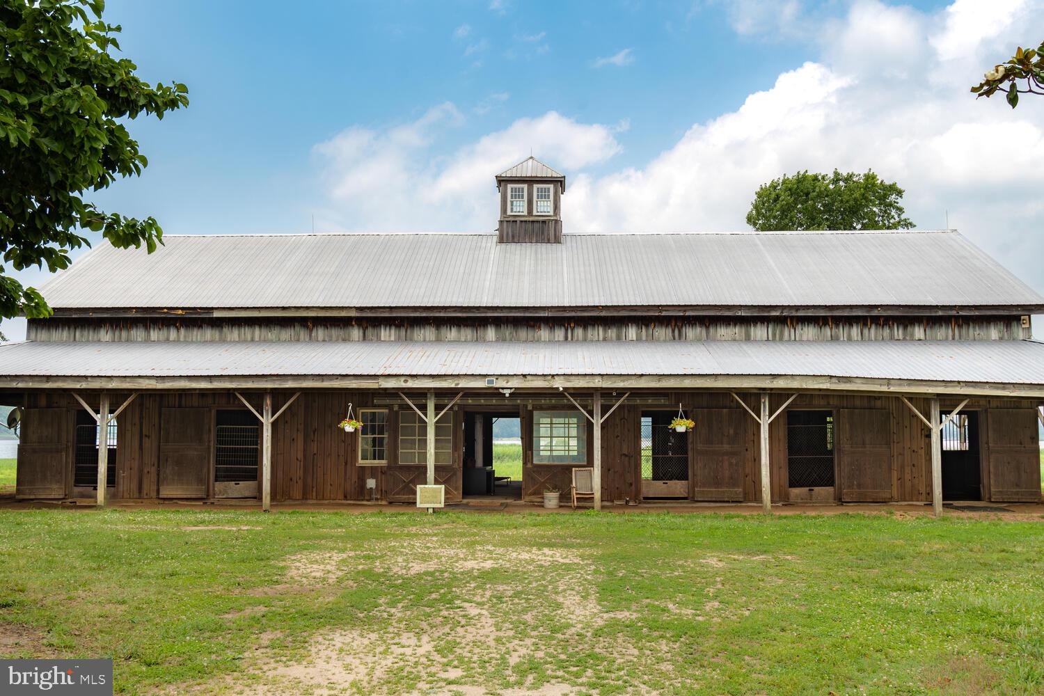 LANDS END - Residential