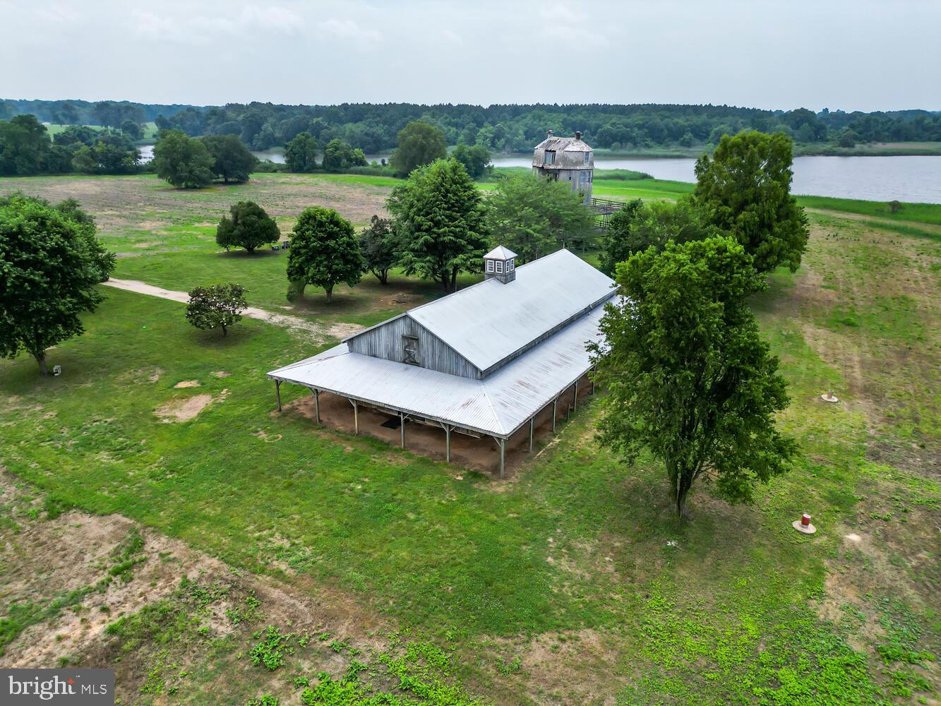 LANDS END - Residential