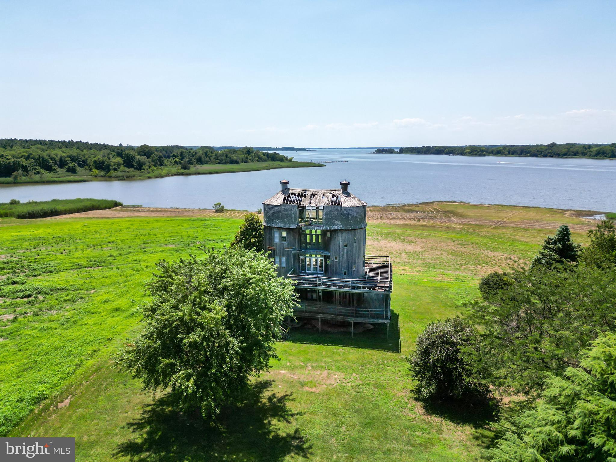 LANDS END - Residential