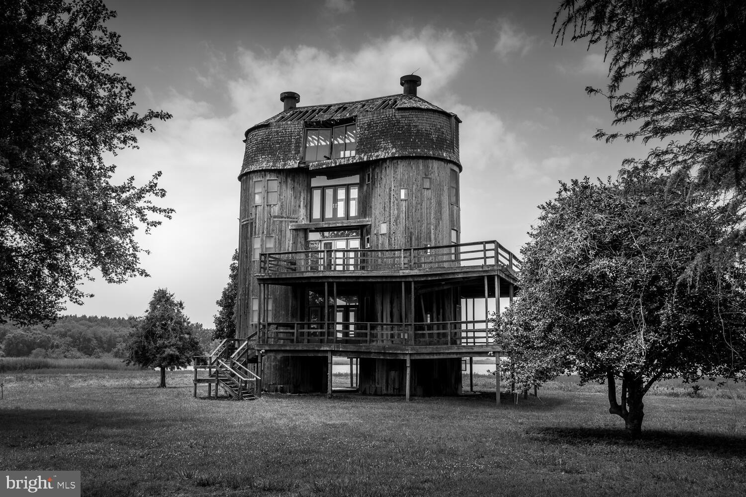 LANDS END - Residential