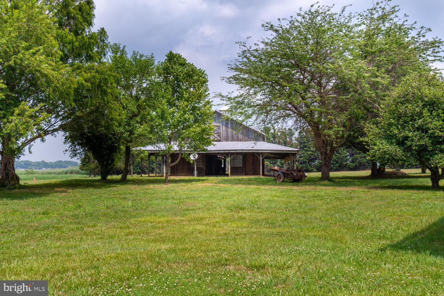 LANDS END - Residential