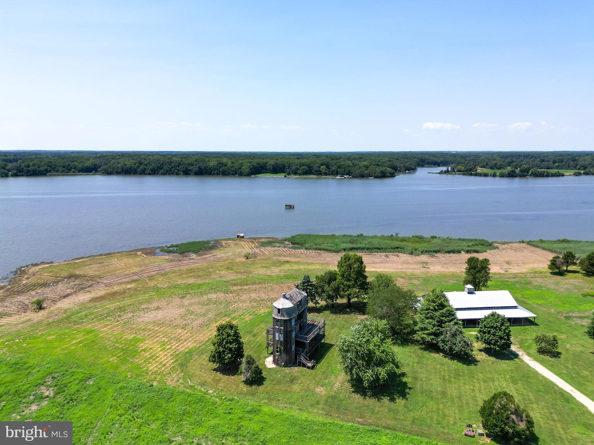 LANDS END - Residential