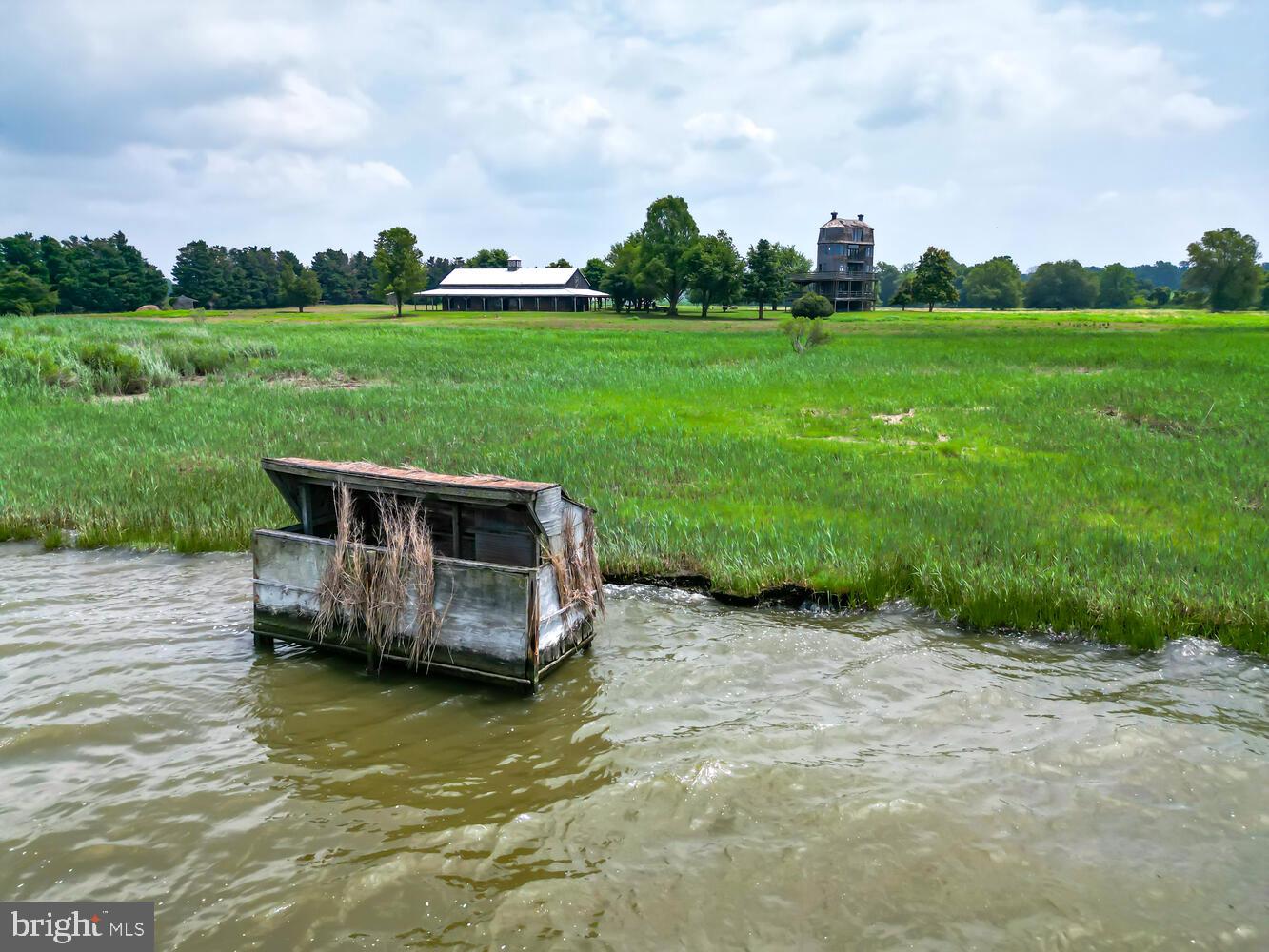 LANDS END - Residential