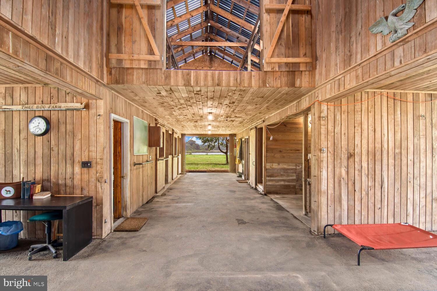 LANDS END - Residential